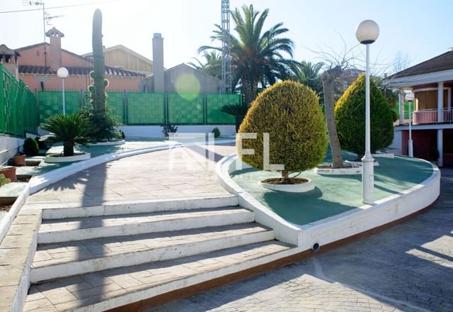 6 slaapkamer Villa te koop in Caudete met garage - € 499.000 (Ref: 9255630)