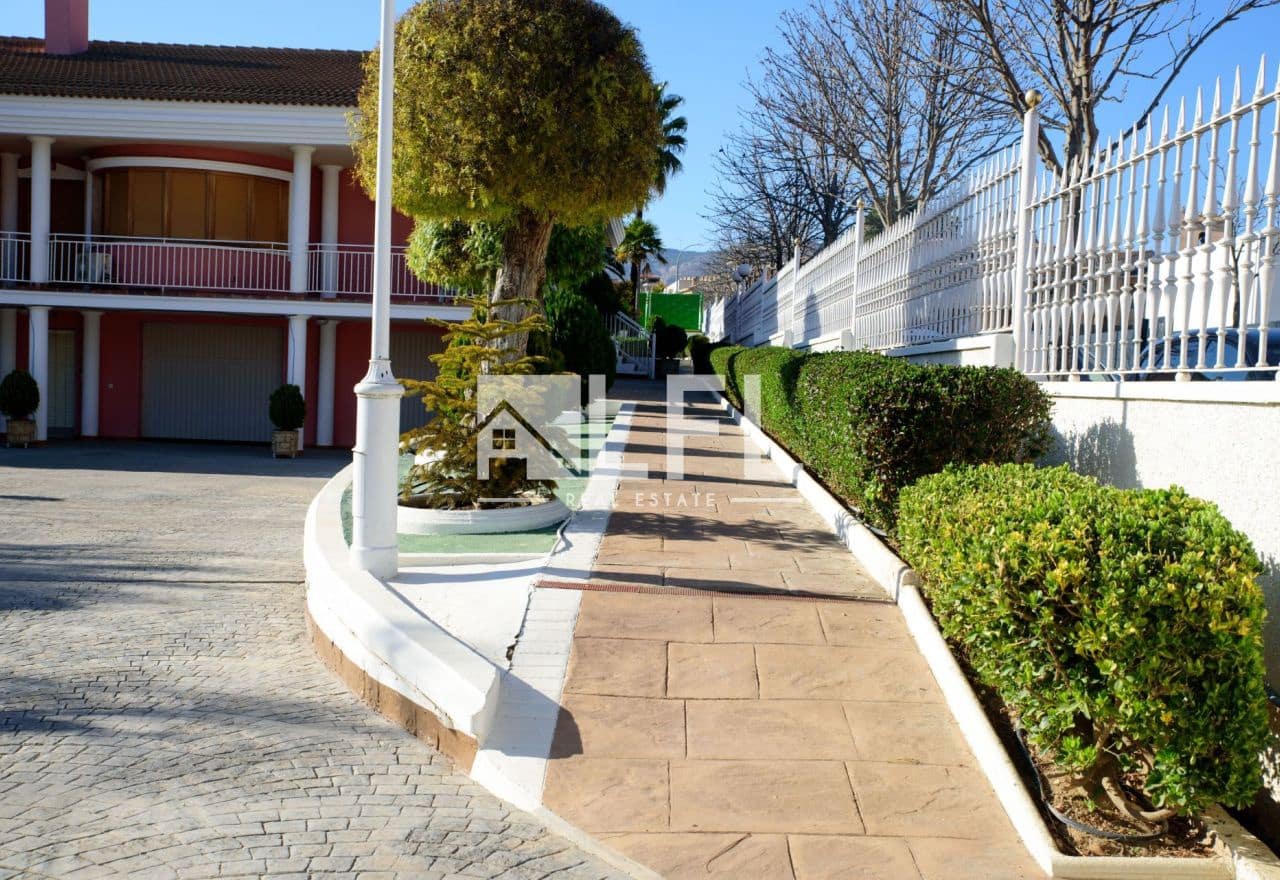 6 soveværelse Villa til salg i Caudete med garage - € 499.000 (Ref: 9255630)