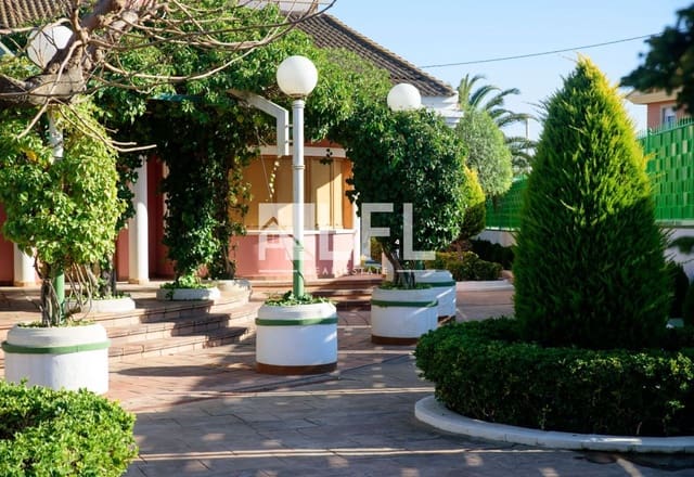 6 slaapkamer Villa te koop in Caudete met garage - € 499.000 (Ref: 9255630)