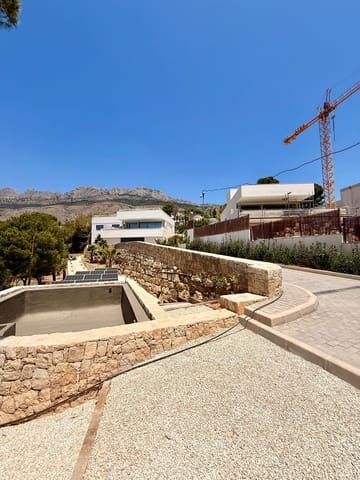 5 makuuhuone Huvila myytävänä paikassa Altea mukana uima-altaan 
autotalli - 2 950 000 € (Ref: 9278603)