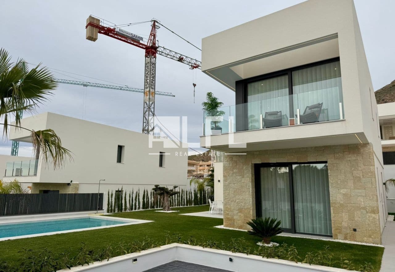 3 sypialnia Willa na sprzedaż w Finestrat z basenem garażem - 895 000 € (Ref: 9282579)