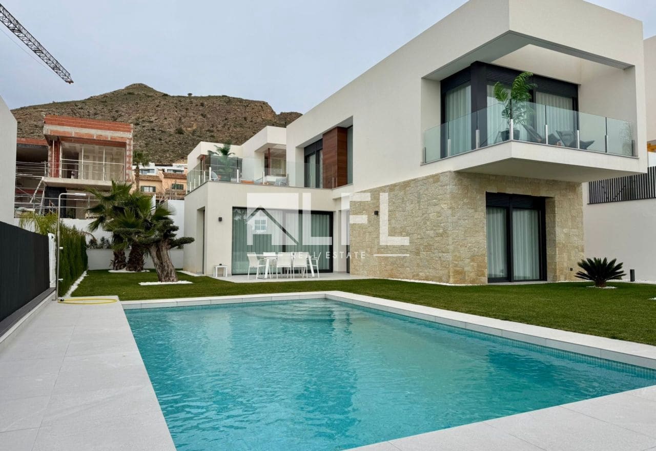 3 sypialnia Willa na sprzedaż w Finestrat z basenem garażem - 895 000 € (Ref: 9282579)