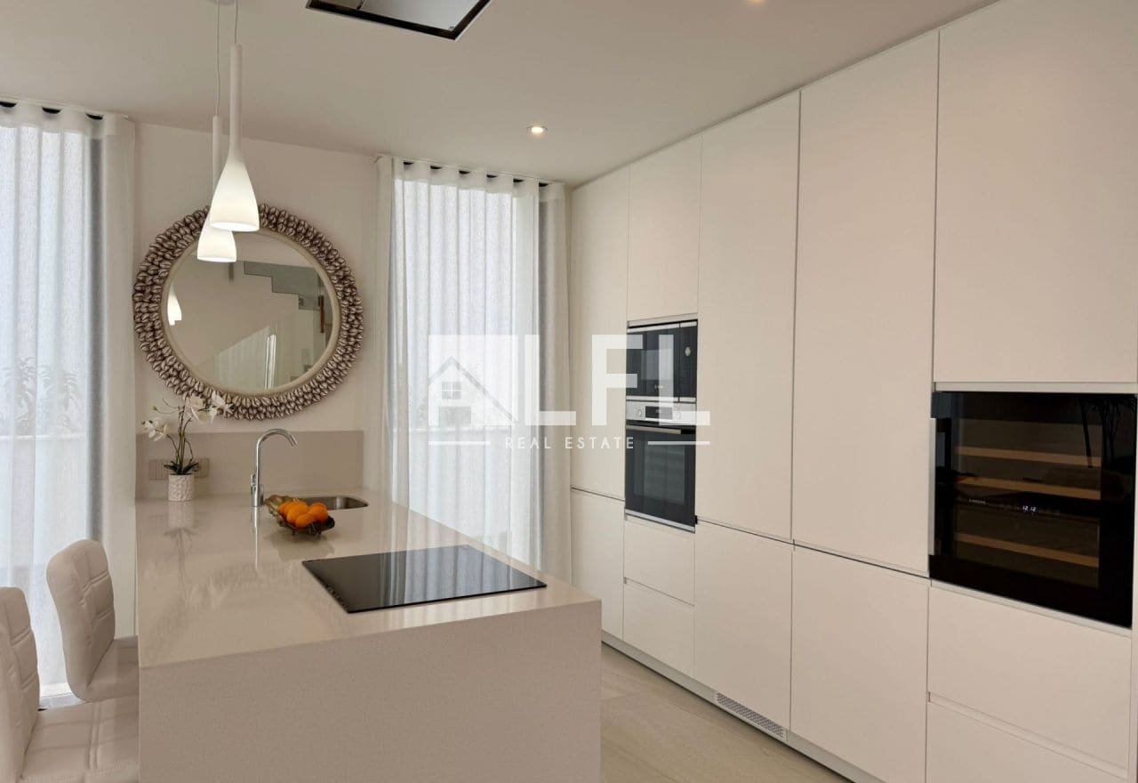 3 sypialnia Willa na sprzedaż w Finestrat z basenem garażem - 895 000 € (Ref: 9282579)