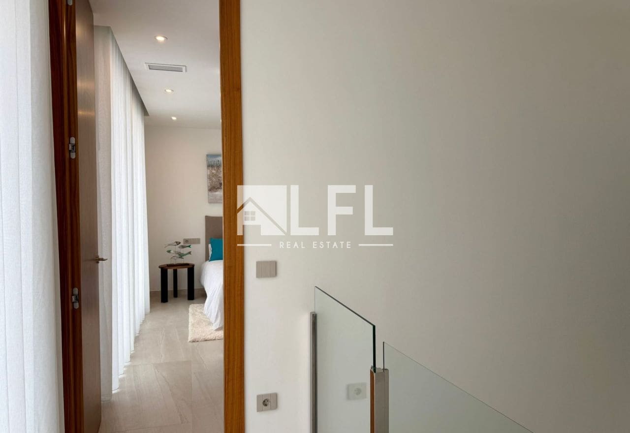 3 sypialnia Willa na sprzedaż w Finestrat z basenem garażem - 895 000 € (Ref: 9282579)