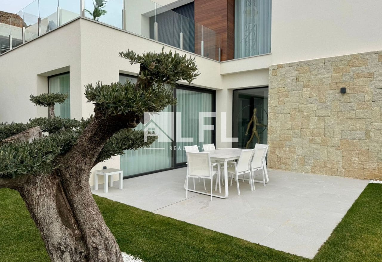 3 sypialnia Willa na sprzedaż w Finestrat z basenem garażem - 895 000 € (Ref: 9282579)