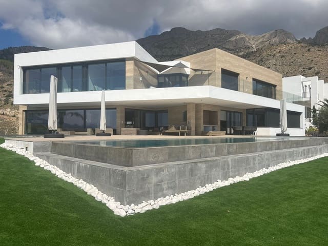 6 bedroom Villa for sale in Altea with pool garage - € 5,595,000 (Ref: 9292245)