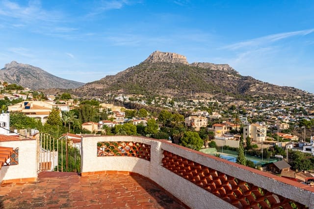 4 makuuhuone Huvila myytävänä paikassa Maryvilla, Calpe / Calp mukana uima-altaan 
autotalli - 595 000 € (Ref: 9301550)