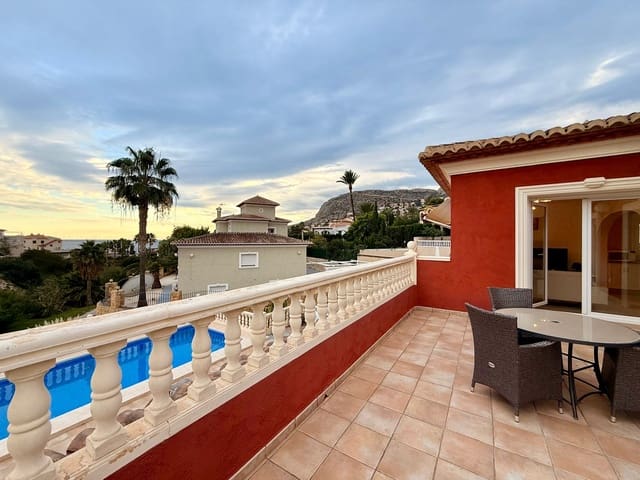 5 sypialnia Willa na sprzedaż w Canuta, Calpe / Calp z basenem garażem - 825 000 € (Ref: 9431951)