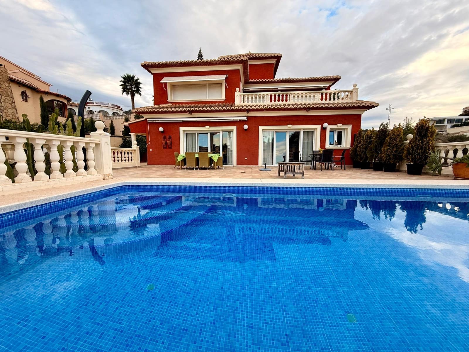 5 sovrum Villa till salu i Calpe / Calp med pool garage - 825 000 € (Ref: 9431951)