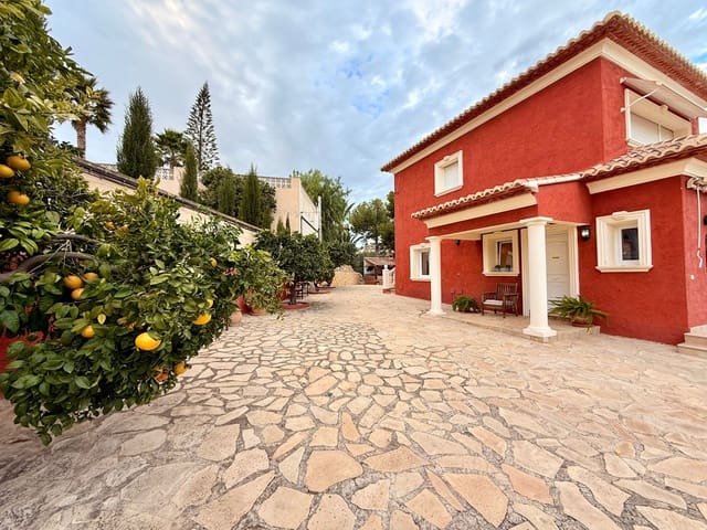 5 sypialnia Willa na sprzedaż w Canuta, Calpe / Calp z basenem garażem - 825 000 € (Ref: 9431951)