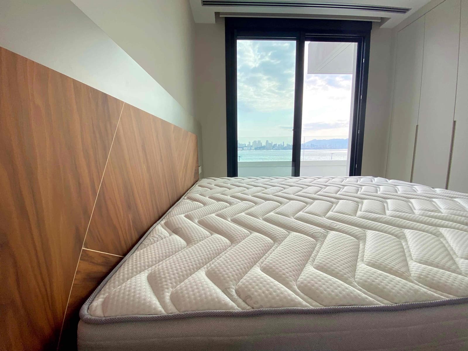 4 sypialnia Penthouse na sprzedaż w Benidorm z basenem garażem - 1 650 000 € (Ref: 9446730)