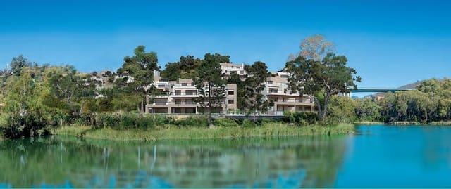 3 sypialnia Penthouse na sprzedaż w Casco Antiguo, Marbella z basenem garażem - 950 000 € (Ref: 9510136)