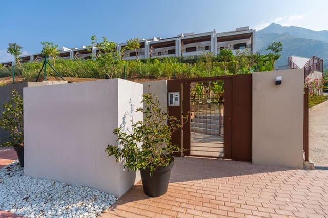 3 camera da letto Villetta a Schiera in vendita in Istán con piscina garage - 625.000 € (Rif: 9571830)