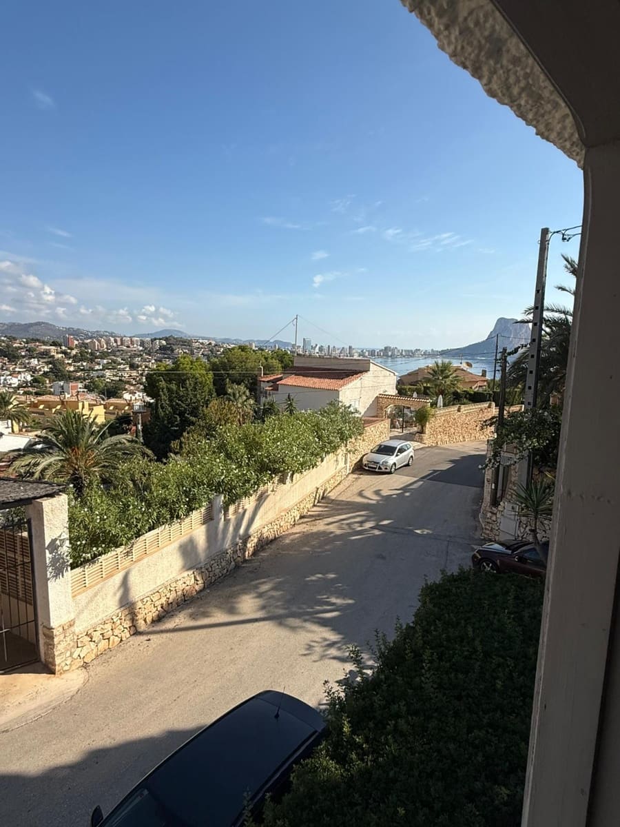 4 bedroom Villa for sale in Calpe / Calp with pool garage - € 590,000 (Ref: 9723476)