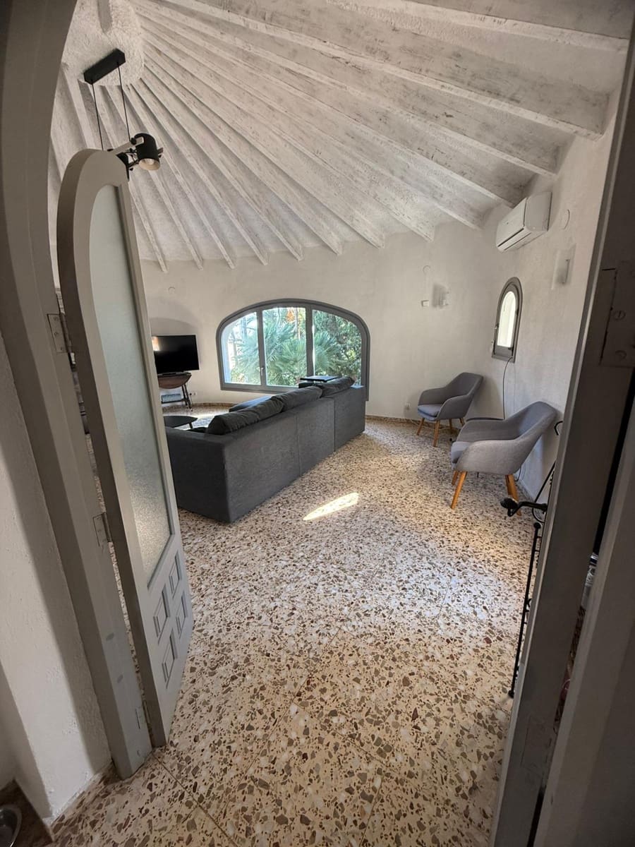 4 bedroom Villa for sale in Calpe / Calp with pool garage - € 590,000 (Ref: 9723476)