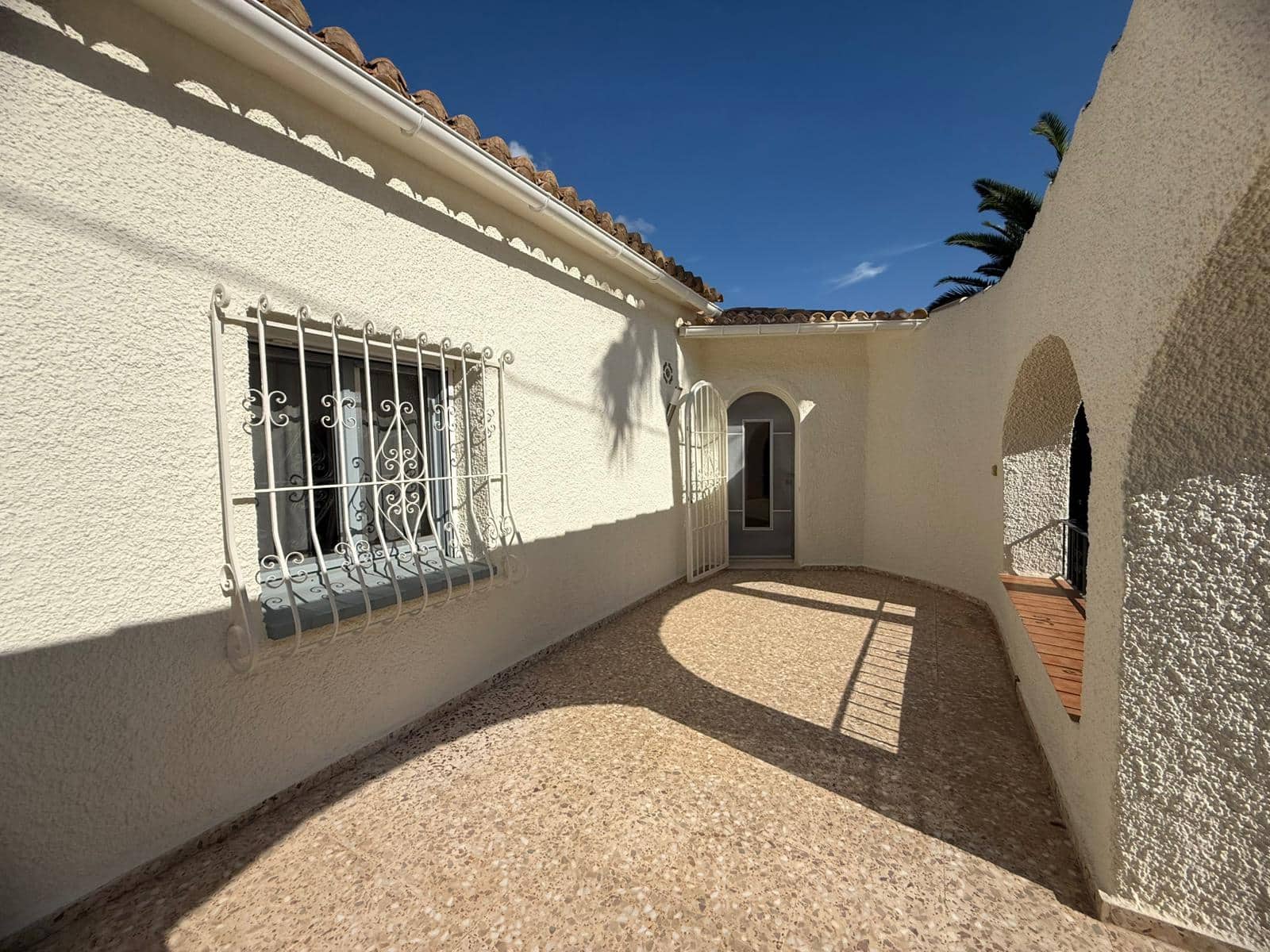 4 bedroom Villa for sale in Calpe / Calp with pool garage - € 590,000 (Ref: 9723476)