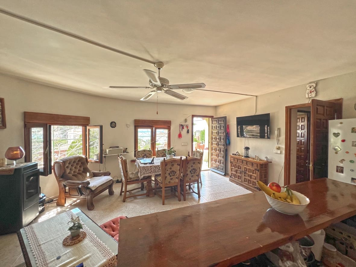 4 bedroom Villa for sale in Calpe / Calp with pool garage - € 799,000 (Ref: 9730761)