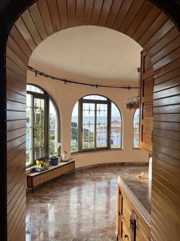 4 Zimmer Villa zu verkaufen in Canuta, Calpe / Calp mit Pool Garage - 799.000 € (Ref: 9730761)