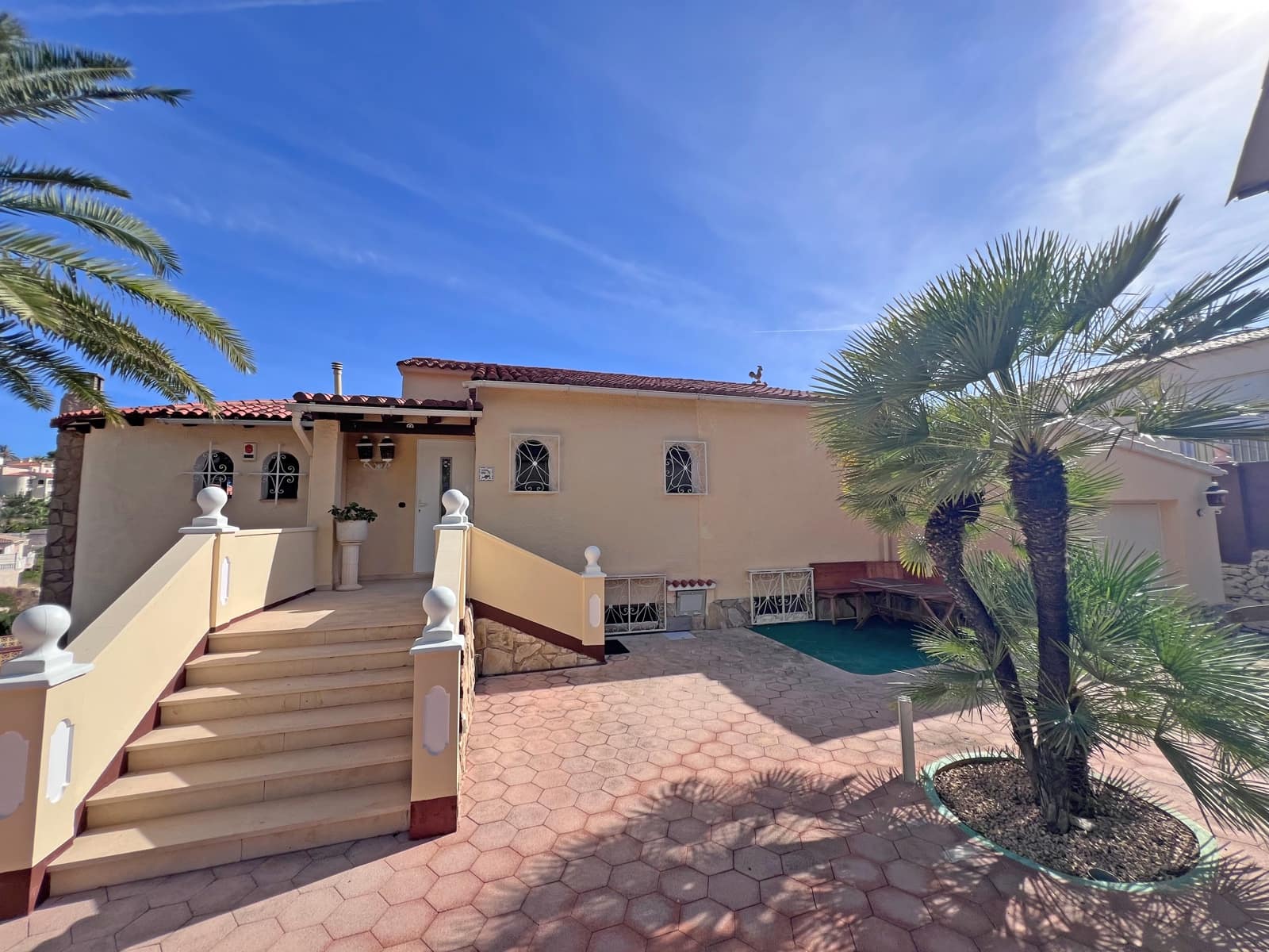 4 bedroom Villa for sale in Calpe / Calp with pool garage - € 799,000 (Ref: 9730761)