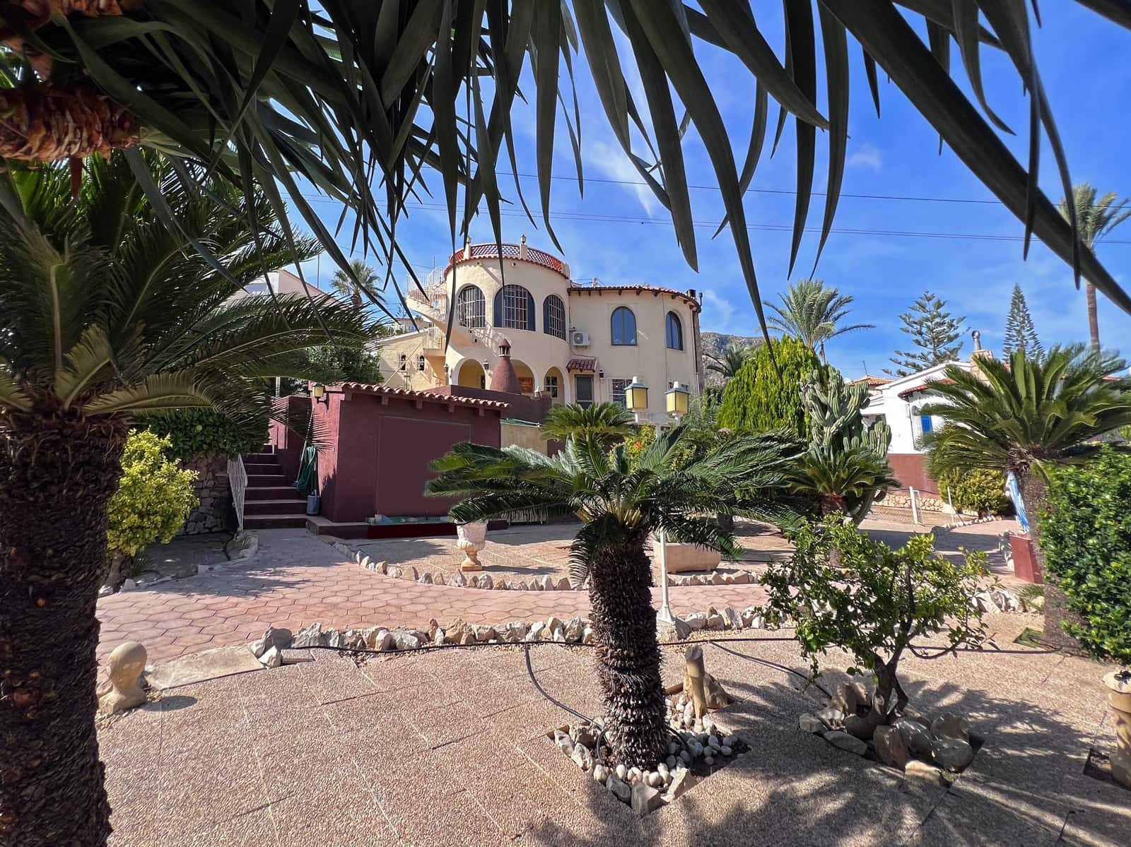 4 bedroom Villa for sale in Calpe / Calp with pool garage - € 799,000 (Ref: 9730761)