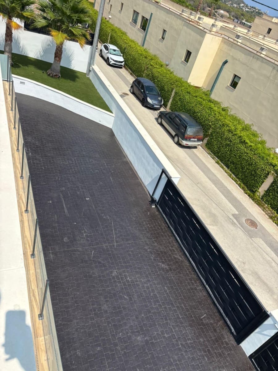 4 sovrum Villa till salu i Calpe / Calp med pool garage - 1 180 000 € (Ref: 9770940)