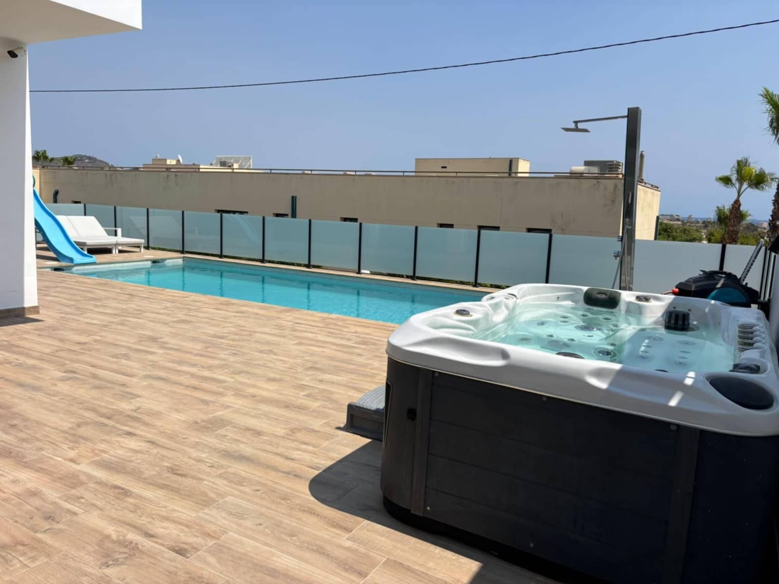 4 sovrum Villa till salu i Calpe / Calp med pool garage - 1 180 000 € (Ref: 9770940)