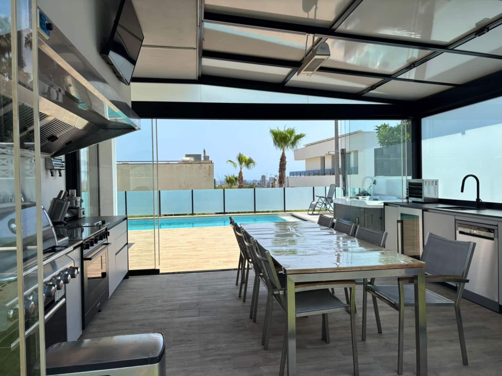 4 sovrum Villa till salu i Calpe / Calp med pool garage - 1 180 000 € (Ref: 9770940)