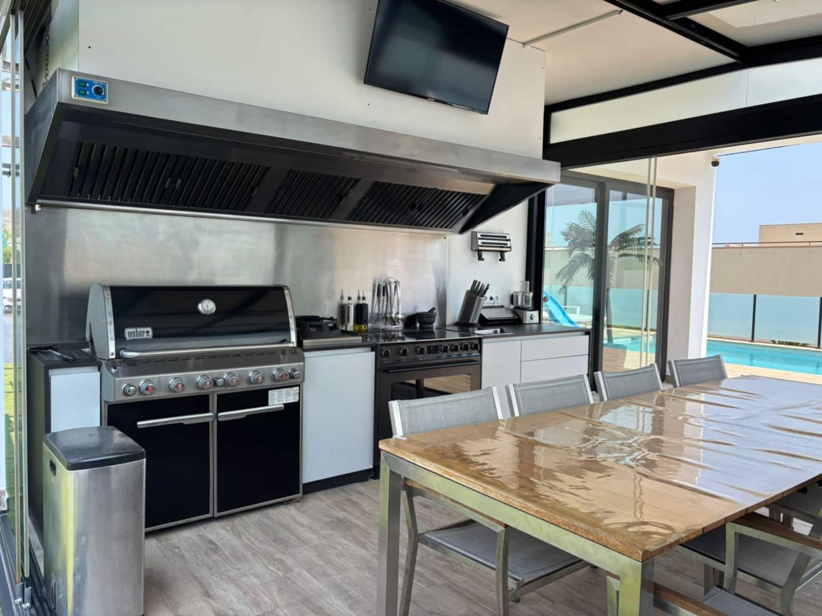 4 sovrum Villa till salu i Calpe / Calp med pool garage - 1 180 000 € (Ref: 9770940)