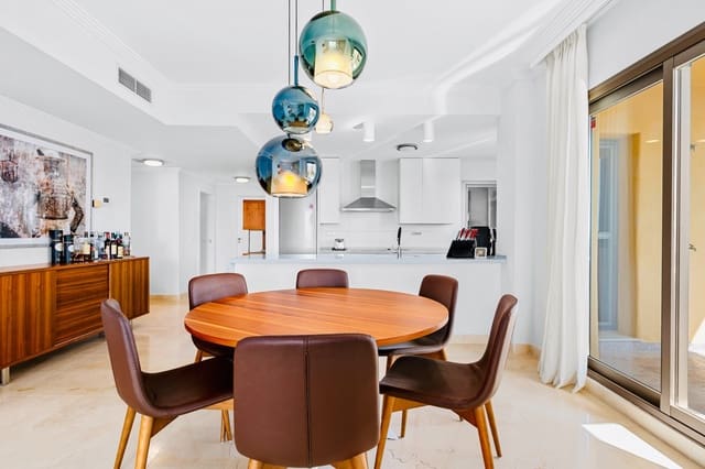 3 quarto Apartamento para venda em El Paraíso, Benahavís com piscina garagem - 695 000 € (Ref: 10024805)