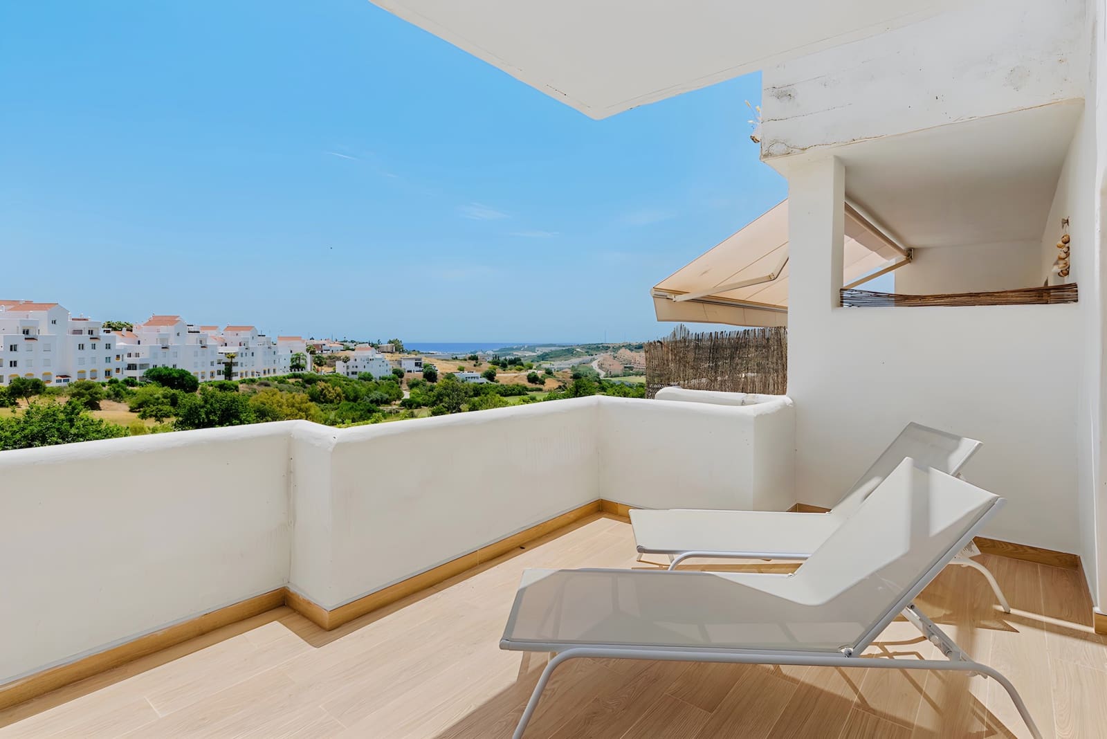 2 soveværelse Lejlighed til salg i Estepona med swimmingpool garage - € 299.000 (Ref: 10027568)