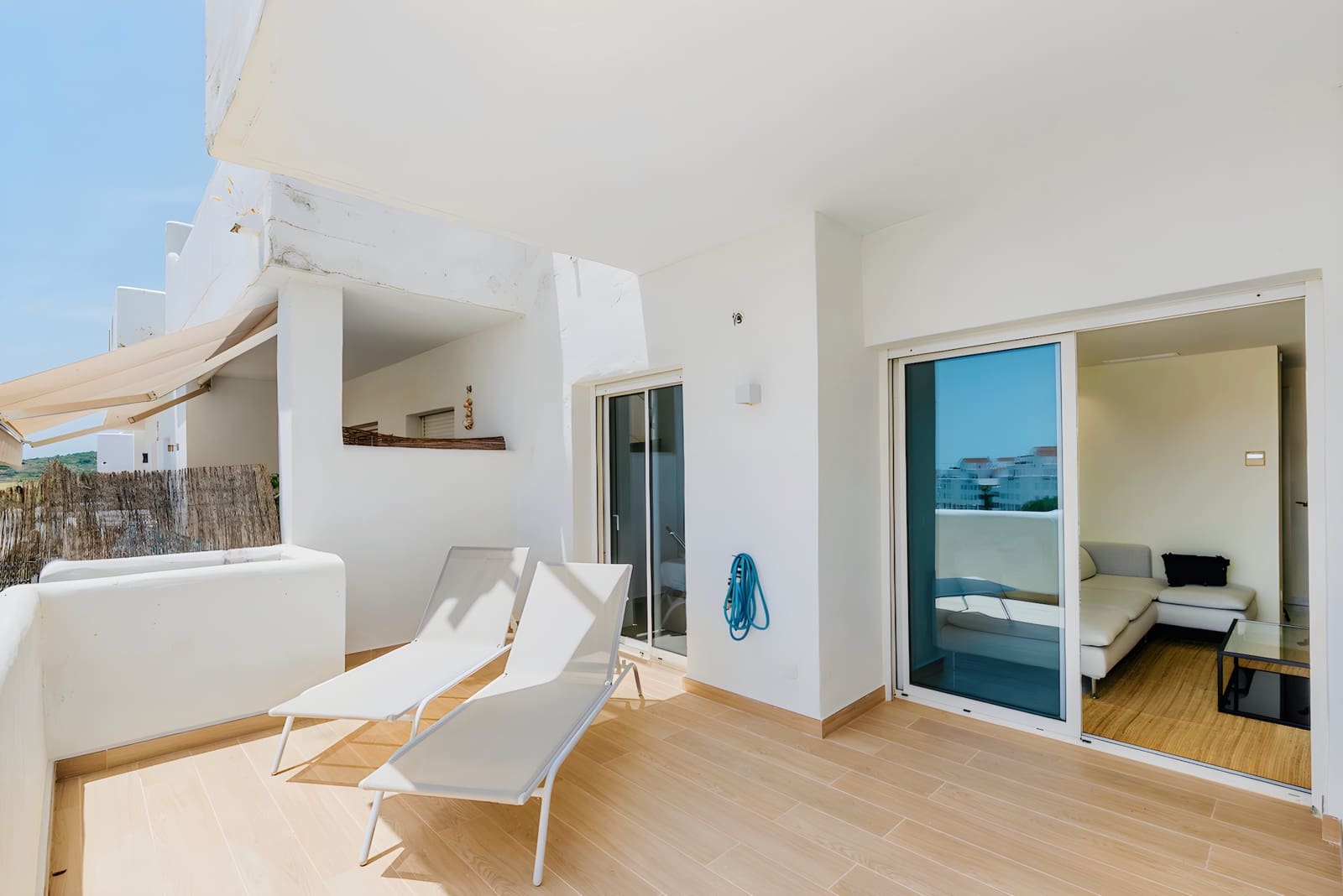 2 soveværelse Lejlighed til salg i Estepona med swimmingpool garage - € 299.000 (Ref: 10027568)
