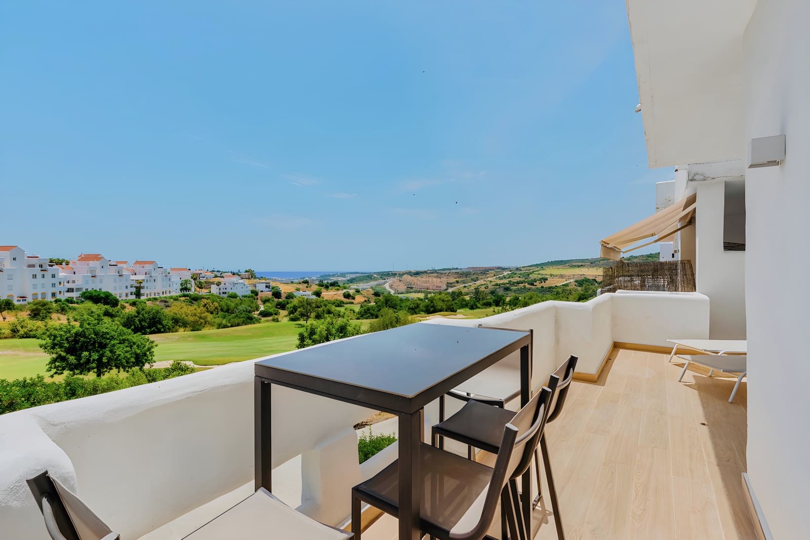 2 soveværelse Lejlighed til salg i Estepona med swimmingpool garage - € 299.000 (Ref: 10027568)
