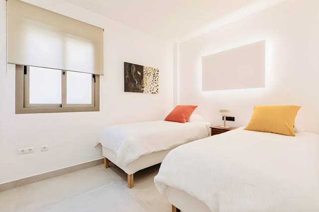 2 chambre Appartement à vendre à El Paraíso, Benahavís avec piscine garage - 599 000 € (Ref: 9202874)