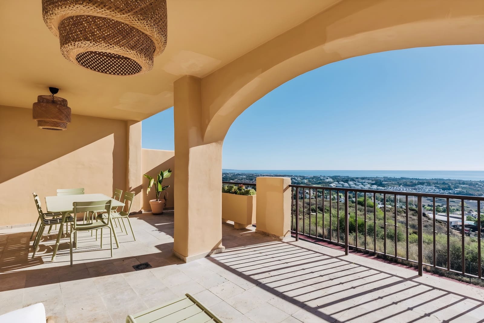 2 soveværelse Lejlighed til salg i Benahavis med swimmingpool garage - € 599.000 (Ref: 9202874)