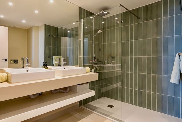 2 chambre Appartement à vendre à El Paraíso, Benahavís avec piscine garage - 599 000 € (Ref: 9202874)