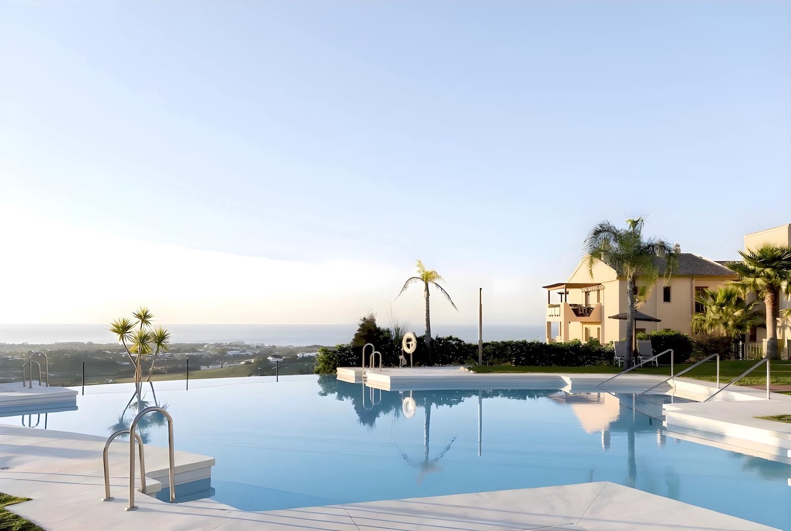 2 soveværelse Lejlighed til salg i Benahavis med swimmingpool garage - € 599.000 (Ref: 9202874)