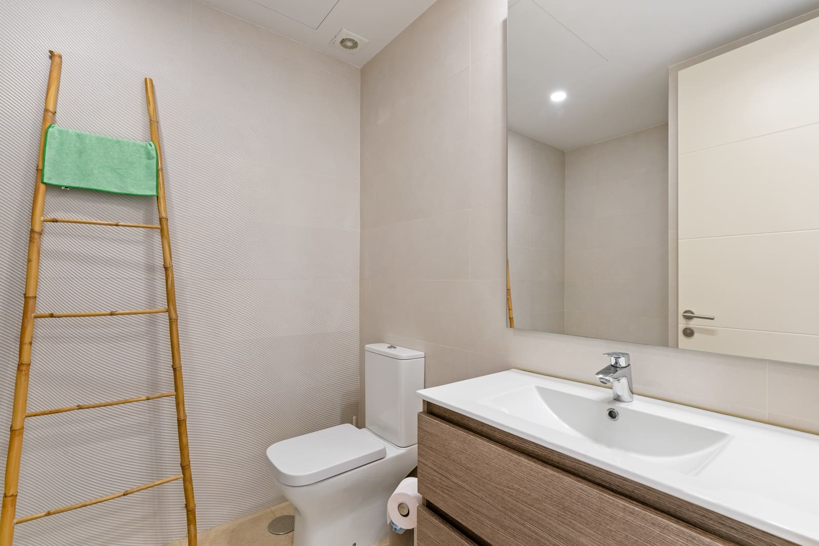 2 slaapkamer Appartement te koop in Casares met zwembad garage - € 449.000 (Ref: 9271406)