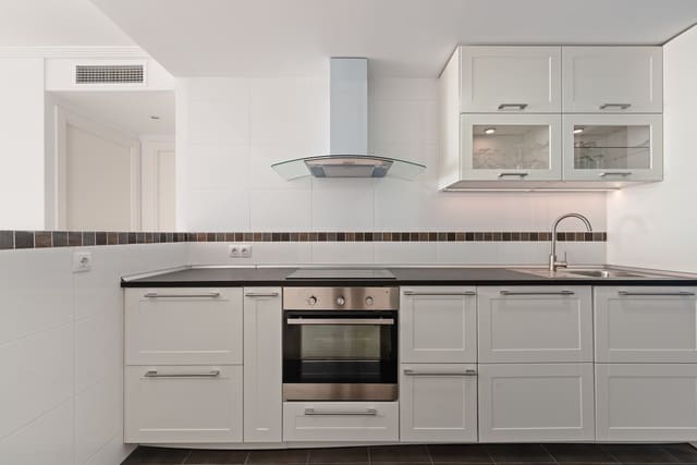 2 makuuhuone Huoneisto myytävänä paikassa Doña Julia Golf, Casares mukana uima-altaan 
autotalli - 399 000 € (Ref: 9305366)