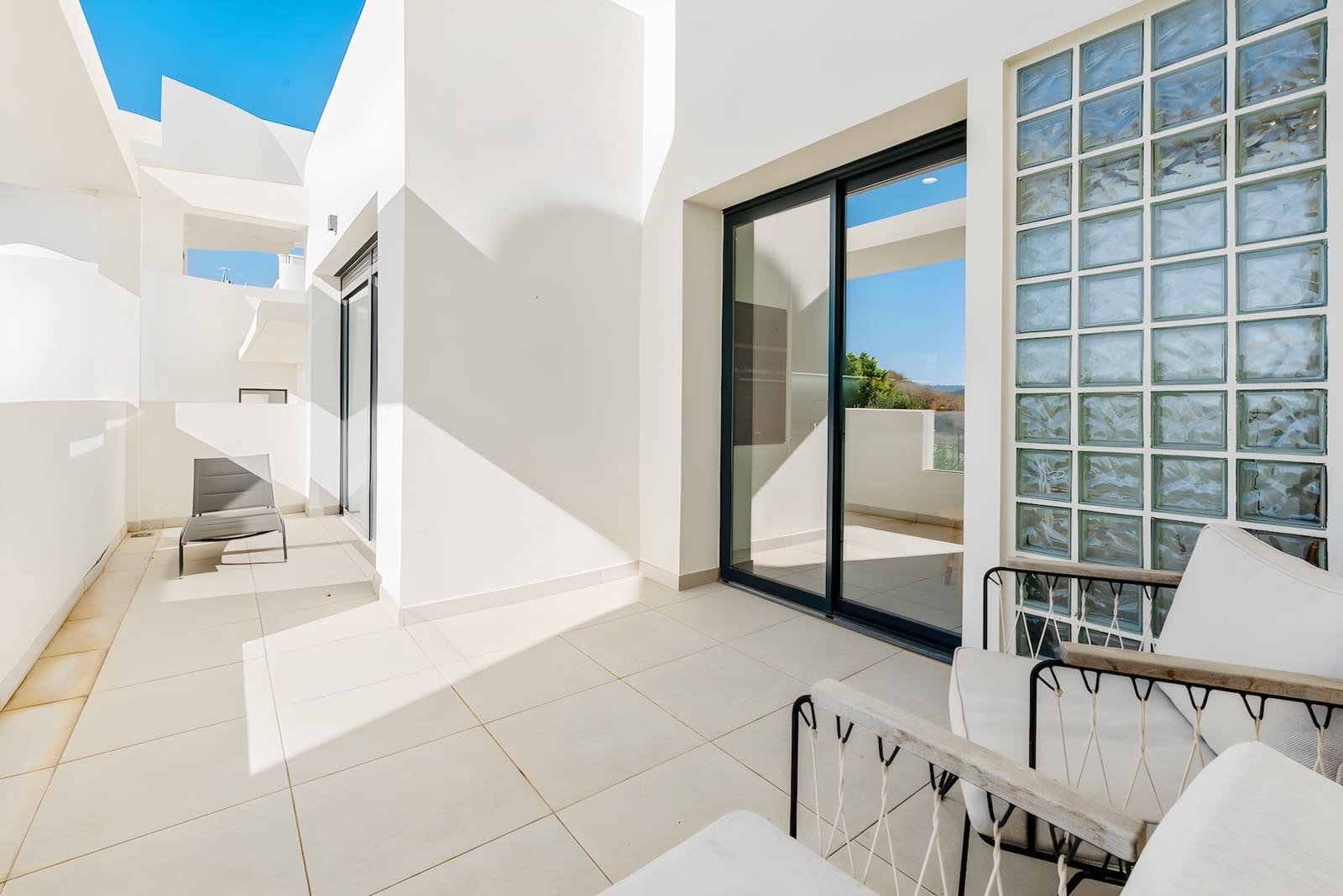 2 bedroom Apartment for sale in Casares with pool garage - € 649,000 (Ref: 9337002)