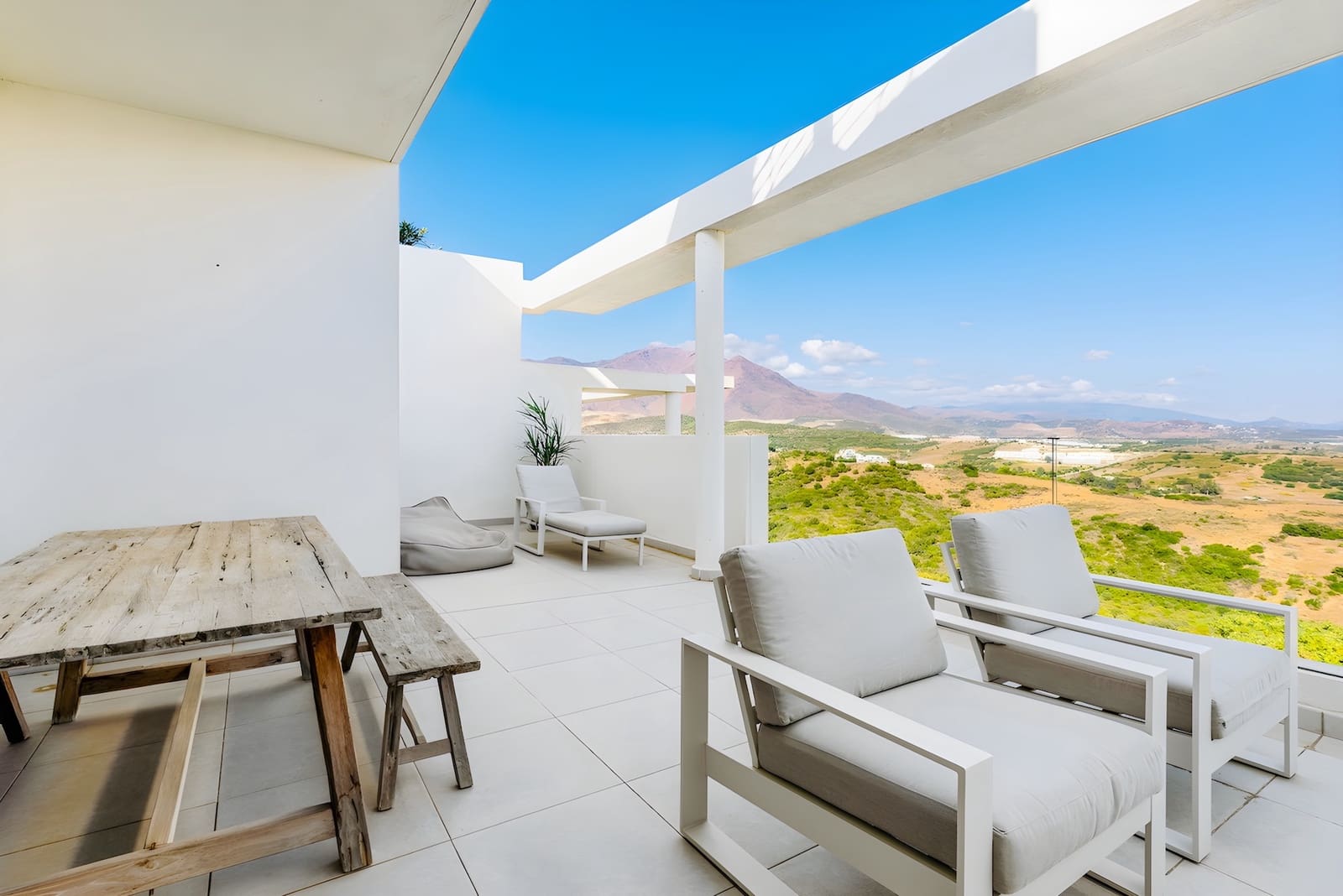 2 bedroom Apartment for sale in Casares with pool garage - € 649,000 (Ref: 9337002)
