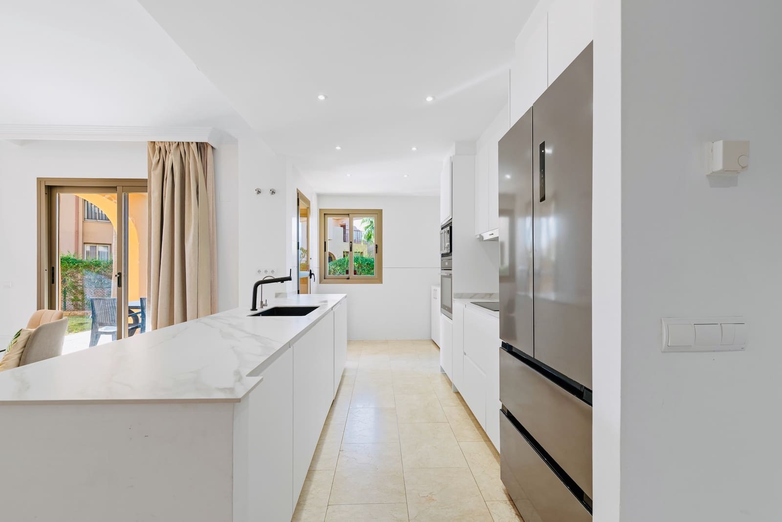 3 slaapkamer Appartement te koop in Benahavis met zwembad garage - € 629.000 (Ref: 9376424)