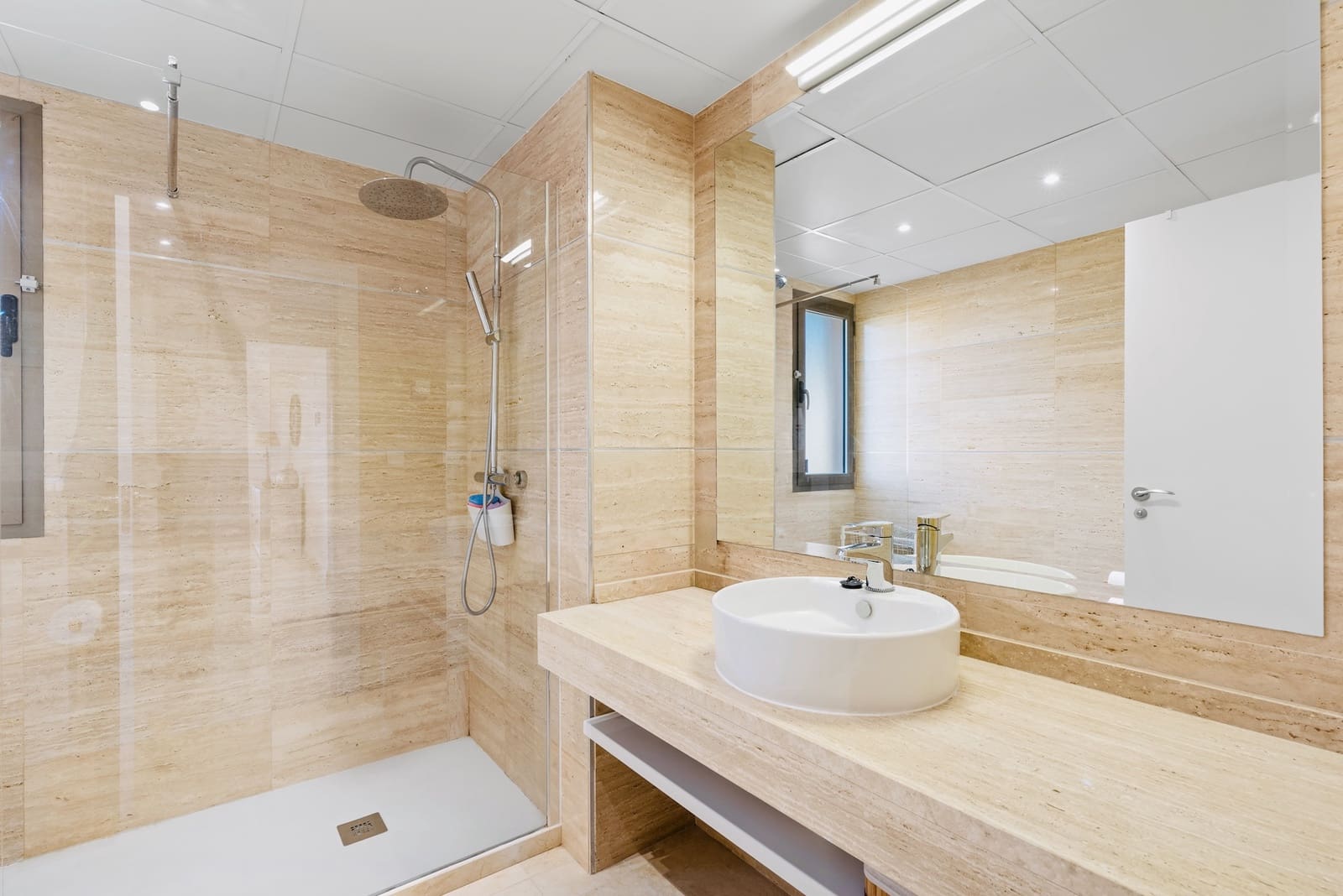 3 slaapkamer Appartement te koop in Benahavis met zwembad garage - € 629.000 (Ref: 9376424)