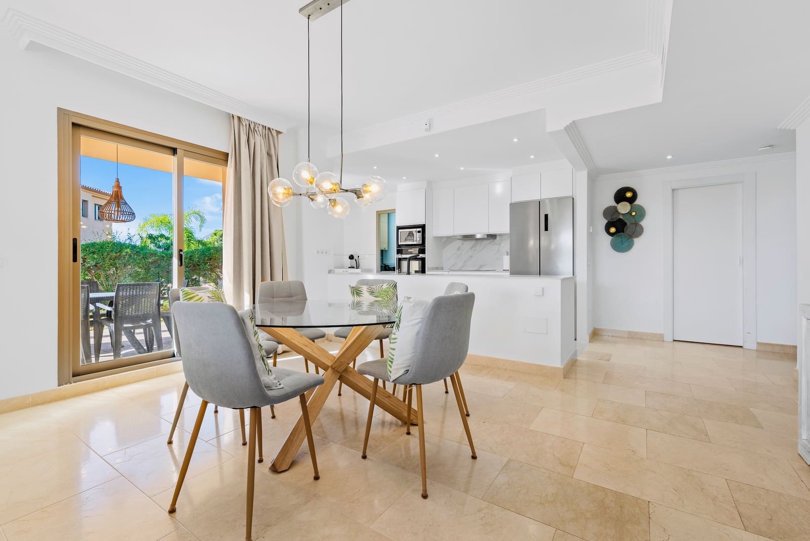 3 makuuhuone Huoneisto myytävänä paikassa Benahavis mukana uima-altaan 
autotalli - 629 000 € (Ref: 9376424)