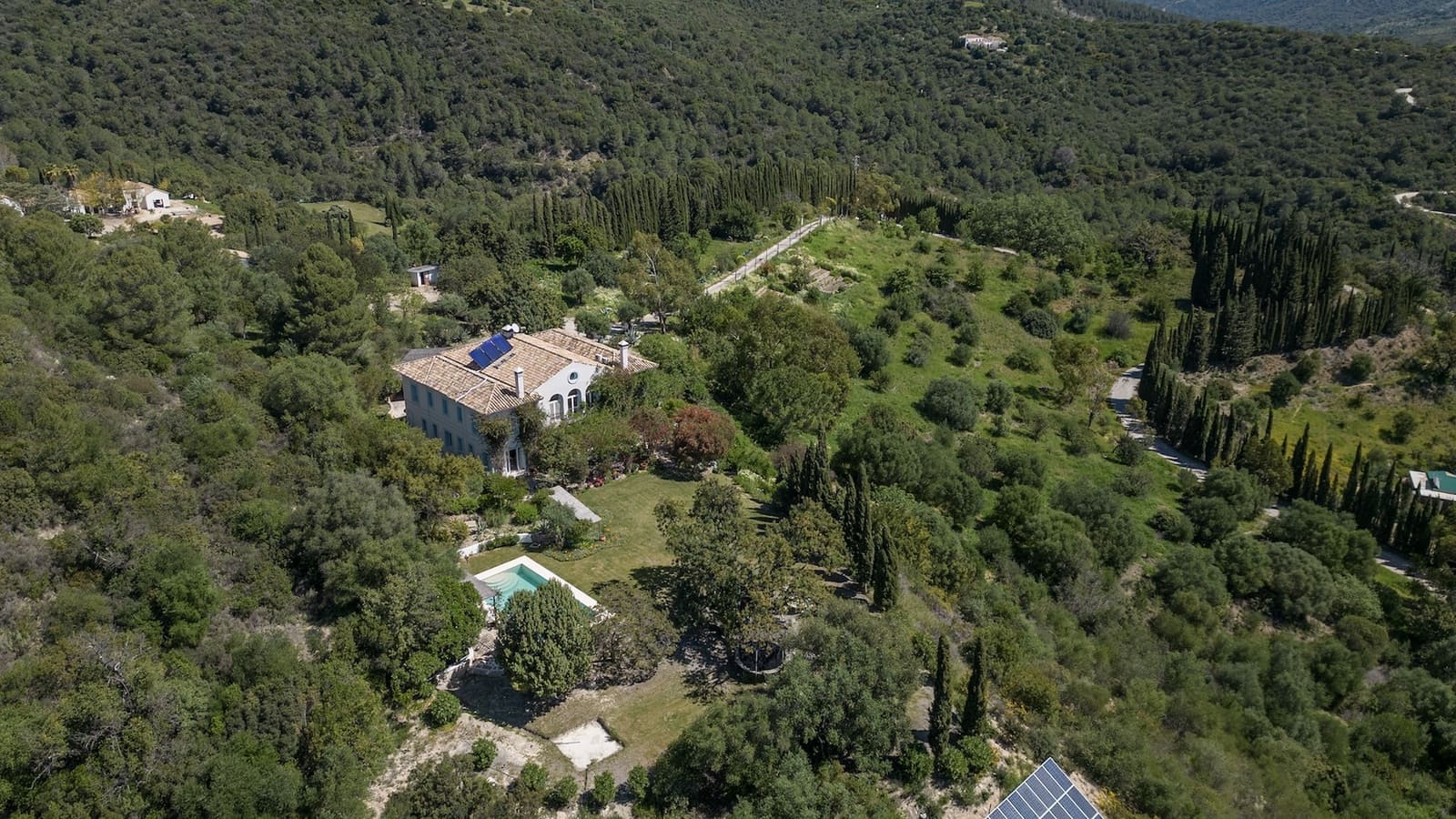 9 soveværelse Finca/Landehus til salg i Gaucin med swimmingpool garage - € 2.495.000 (Ref: 9417515)