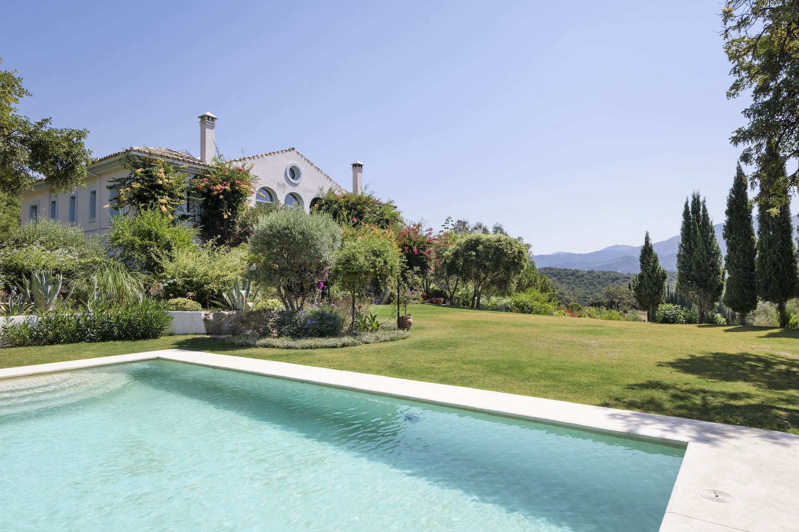 9 soveværelse Finca/Landehus til salg i Gaucin med swimmingpool garage - € 2.495.000 (Ref: 9417515)