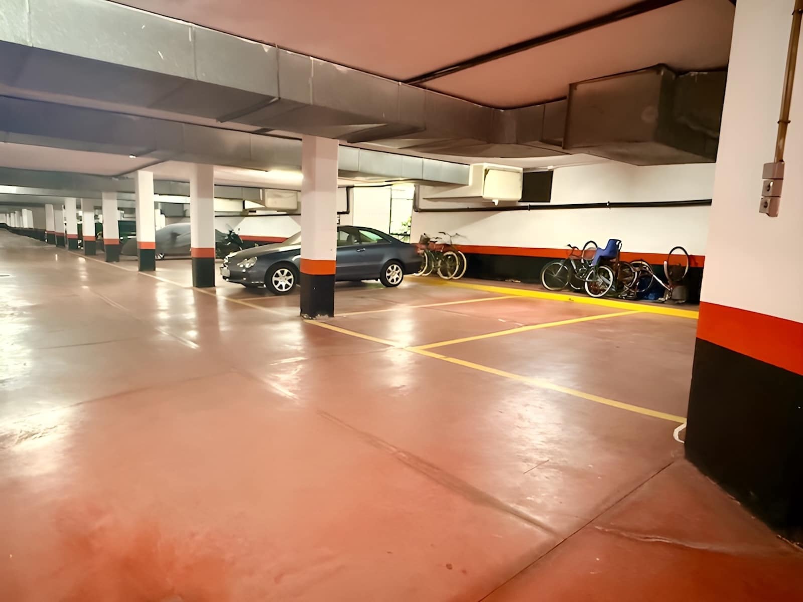 Garaż na sprzedaż w Golden Mile - 119 000 € (Ref: 9475650)