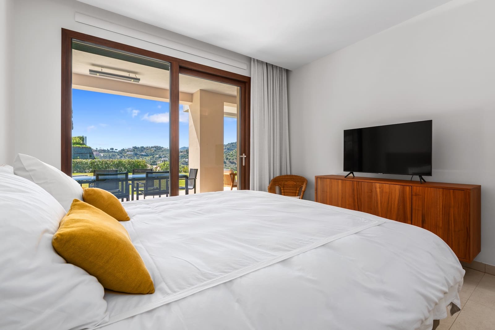 Apartamento de 3 habitaciones en La Quinta en venta con piscina garaje - 995.000 € (Ref: 9740062)