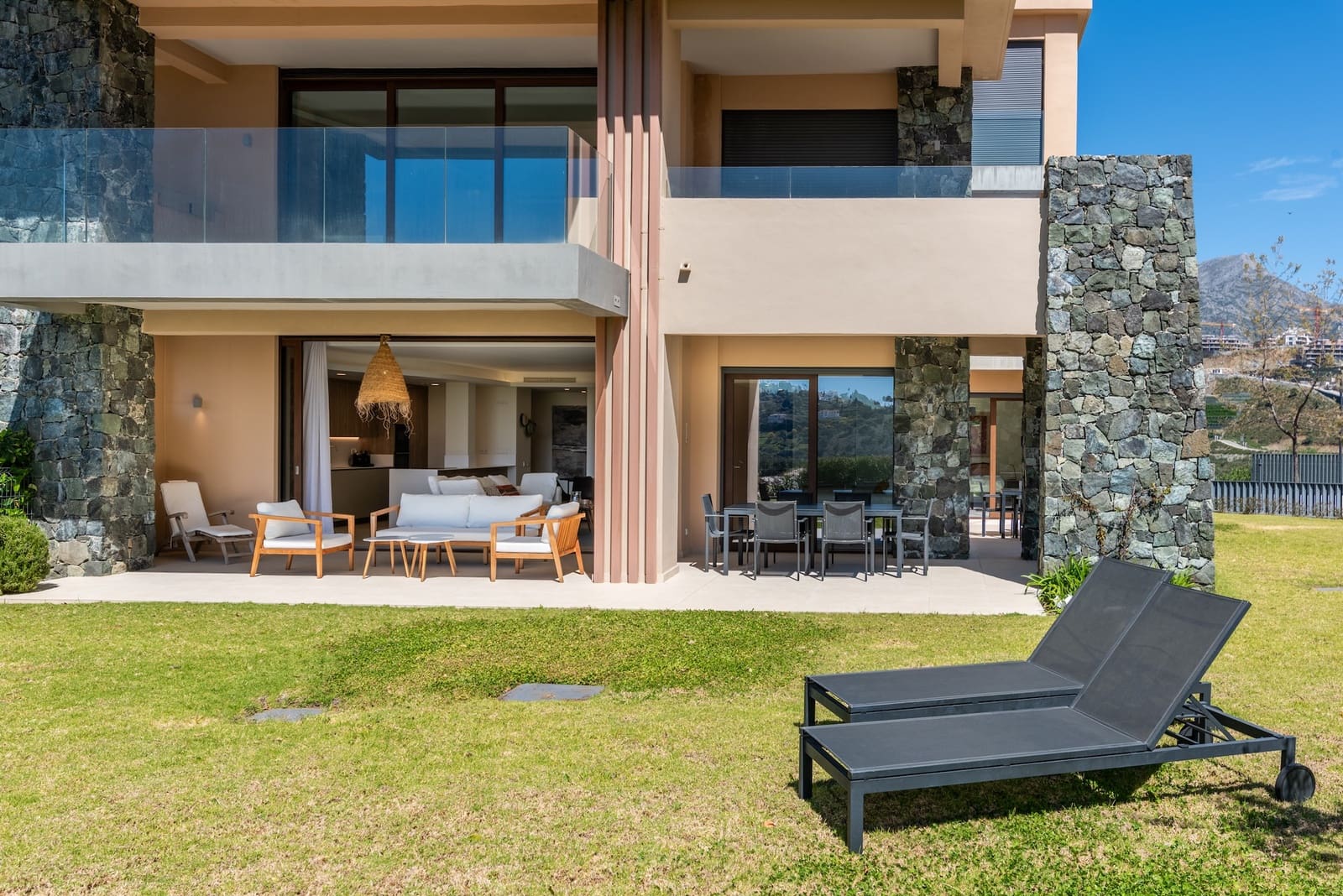 Apartamento de 3 habitaciones en La Quinta en venta con piscina garaje - 995.000 € (Ref: 9740062)