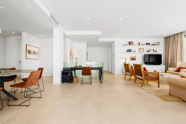 3 soverom Leilighet til salgs i Montemayor - Marbella Club, Benahavís med svømmebasseng garasje - € 950 000 (Ref: 9782214)