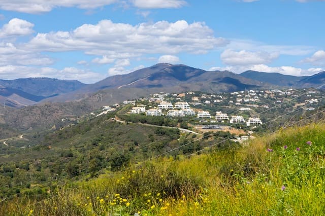 3 soverom Leilighet til salgs i Montemayor - Marbella Club, Benahavís med svømmebasseng garasje - € 950 000 (Ref: 9782214)